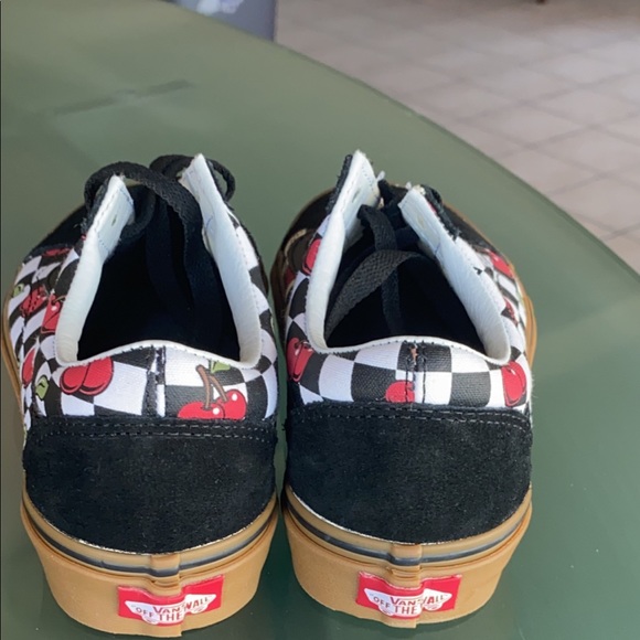 Old skool cherry Checkers vans - Picture 2 of 3